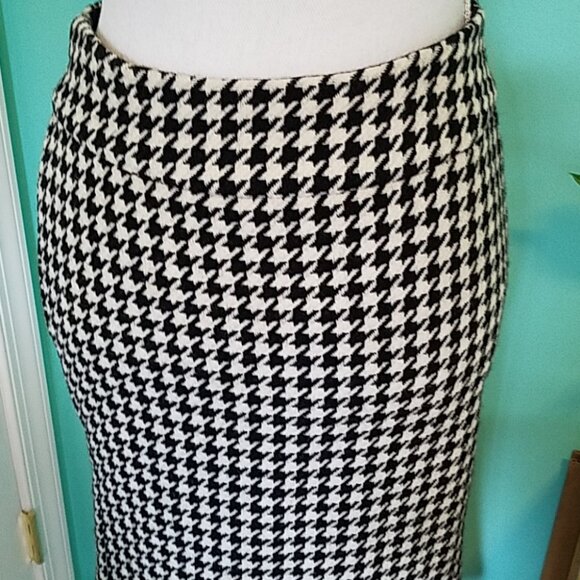 Fit and Flare Houndstooth Skirt - Picture 2 of 6